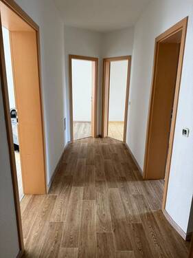 Flur - Etagenwohnung mit 63,00 m² in Meißen zur Miete