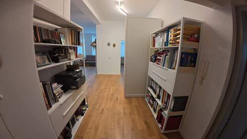 Blick von Küche in Eingangsbreich.JPG - 