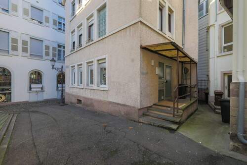 Eingangsbereich - 5 Zimmer Mehrfamilienhaus, Wohnhaus zum Kaufen in Baden-Baden