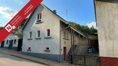 Titelbild - Kleines Haus mit Terrasse und Balkon im Ortskern von Frankenstein