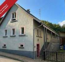 Kleines Haus mit Terrasse und Balkon im Ortskern von Frankenstein