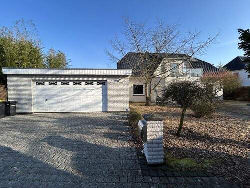 Ansicht Ost inkl Doppelgarage - 8 Zimmer Einfamilienhaus zum Kaufen in Ahausen / Eversen