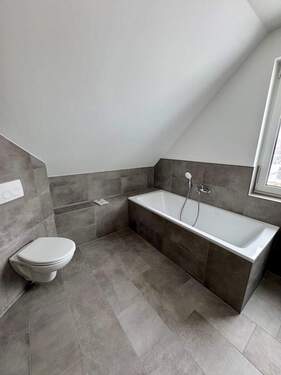 Bad1.jpeg - Einfamilienhaus mit 104,00 m&sup2; in Taucha zum Kaufen