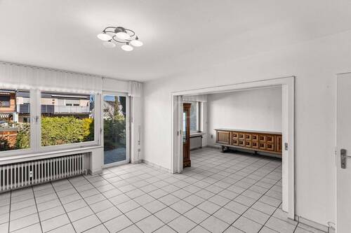 Wohnzimmer EG - 6 Zimmer Mehrfamilienhaus, Wohnhaus zum Kaufen in Würselen