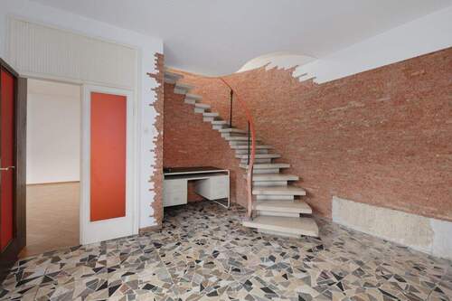 Treppenhaus EG zu 1. OG - 