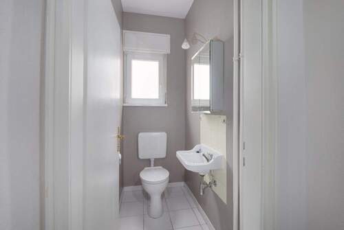 Separates WC 1. OG - 