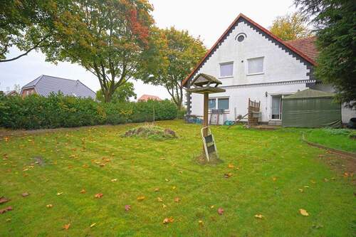 Frontbild - Volksbank Immobilien: Erdgeschoss - Eigentumswohnung mit großem Garten!