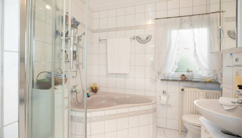 Badezimmer Ansicht 1 - 