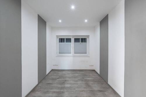 Das angrenzende Zimmer zur Garage - 