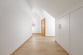 mit angrenzender Ankleide - 