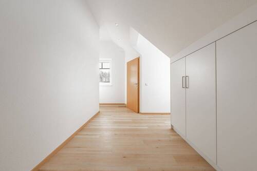mit angrenzender Ankleide - 