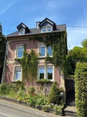 Vorne Eingang - 6 Zimmer Einfamilienhaus in Idar-Oberstein