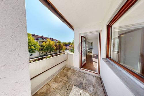überdachter Balkon (Ost Ausrichtung - Morgensonne)) - 1 Zimmer Etagenwohnung in München