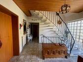 Diele / Treppe zum DG - 