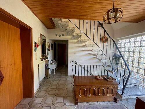 Diele / Treppe zum DG - 