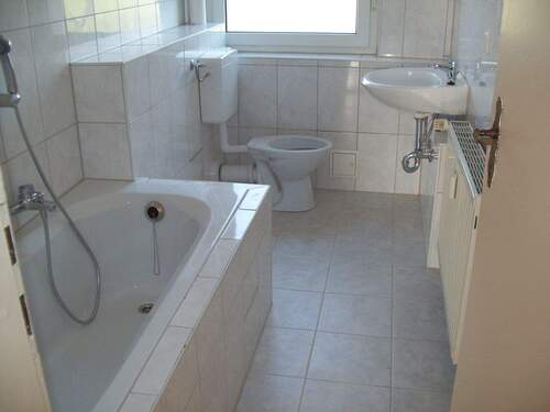 100_0282.jpg - Etagenwohnung mit 44,90 m² in Kemberg zur Miete