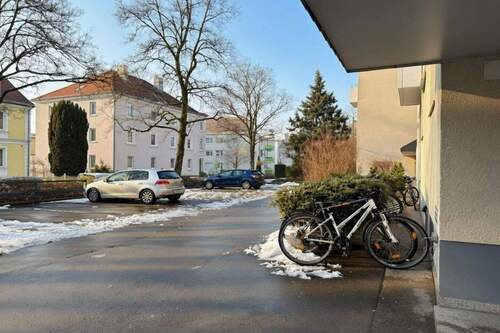 Außenbereich mit Stellplatz - 