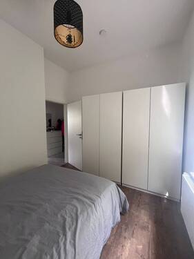 9106-705_Schlafzimmer (1).jpg - 