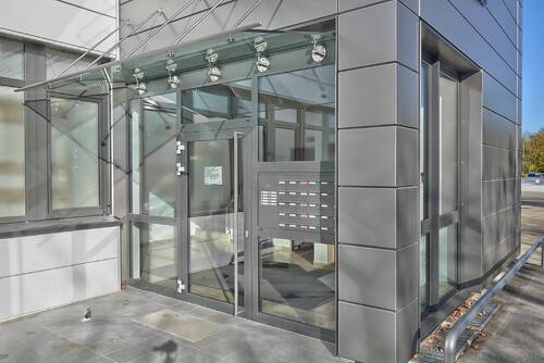 High Tech Fassade! - Büro in Planegg