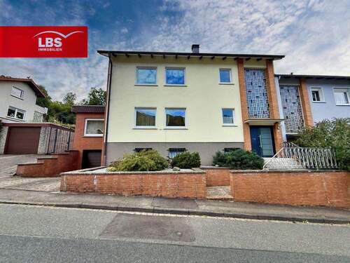 Außenansicht - 3 Zimmer Mehrfamilienhaus, Wohnhaus in Alfeld