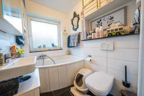 Badezimmer - Etagenwohnung mit 78,00 m&sup2; in Mönchengladbach / Wickrath zum Kaufen