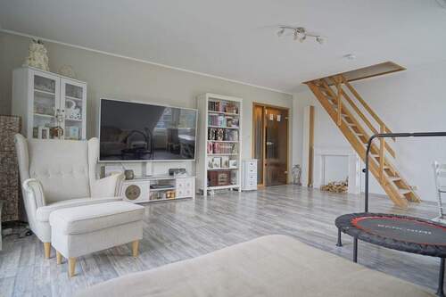 Wohn-und Esszimmer - 4 Zimmer Etagenwohnung zum Kaufen in Geestland