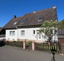 PREISREDUZIERUNG! Top-Gelegenheit! Großes Einfamilienhaus mit 2 Garagen in Hahnenbach zu verkaufen.