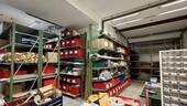 Lagerhalle/Werkstatt mit Sektionaltor - 