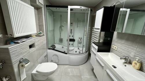 Badezimmer Gästewohnung Erdgeschoss - 