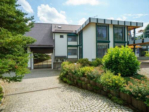 Rückansicht - 2 Zimmer Mehrfamilienhaus, Wohnhaus zum Kaufen in Falkenstein