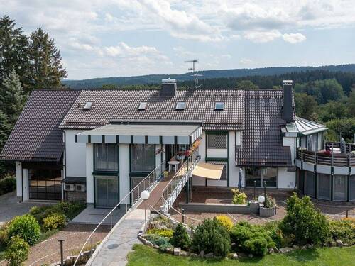 Rückansicht - 2 Zimmer Mehrfamilienhaus, Wohnhaus in Falkenstein