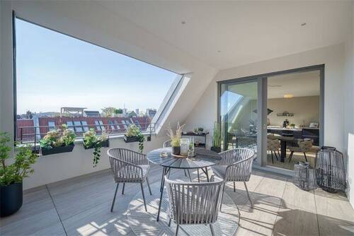 Terrasse_auf_Wohnebene - 6 Zimmer Etagenwohnung zum Kaufen in Berlin