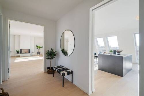 Eingangsbereich - 6 Zimmer Etagenwohnung in Berlin