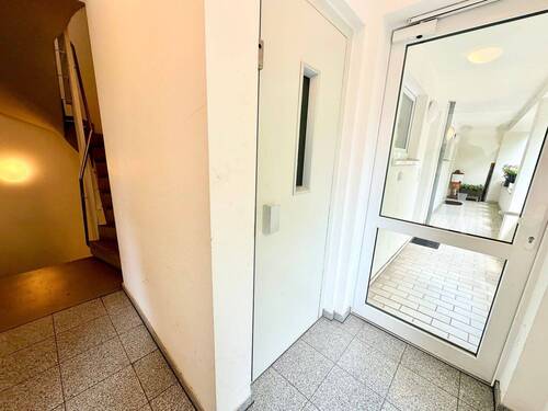 Fahrstuhl & Treppenhaus - 