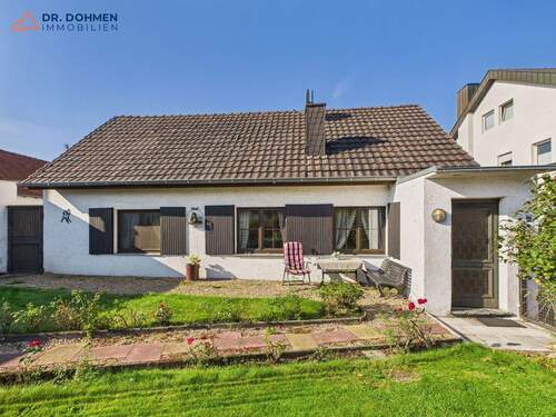 Front - Gemütliches Einfamilienhaus mit sonniger Terrasse und Garage in Wegberg-Arsbeck