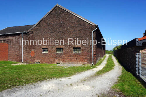 Zufahrt zum hinteren Grundstück - Mehrfamilienhaus, Wohnhaus mit 130,00 m&sup2; in Viersen / Bockert zum Kaufen