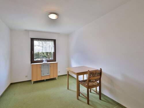 Arbeits- oder Kinderzimmer - 