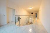 Flur Obergeschoss - Einfamilienhaus mit 228,00 m&sup2; in Hückelhoven / Millich zum Kaufen