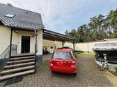 Eingangsbereich und Carport - 