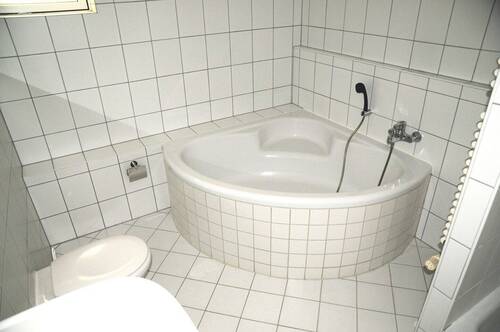 Duschbad mit Wanne - 