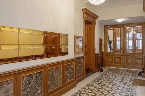 Repräsentativer Hausdurchgang - 