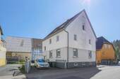 Straßenansicht - Attraktives Immobilienensemble mit Potenzial - Wohnen, Vermieten, Entwickeln!