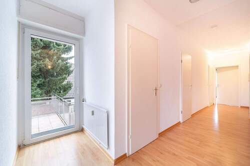 Flurbereich Dachgeschoss - 8 Zimmer Mehrfamilienhaus, Wohnhaus in Halle (Westf.)