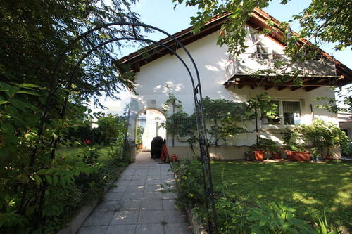 Wohnhaus Eingang - 5 Zimmer Mehrfamilienhaus, Wohnhaus zum Kaufen in Hüfingen