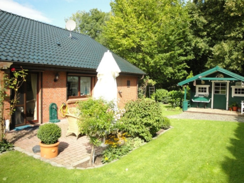 Terrassenplatz und Gartenhaus - 4 Zimmer Einfamilienhaus in Timmendorfer Strand