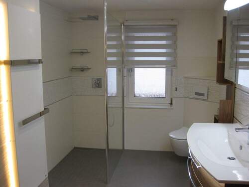 Hochwertiges Bad (Dusche)! - 4 Zimmer Reihenhaus in Bad Frankenhausen/Kyffhäuser