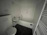Badezimmer mit Wanne - 