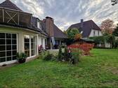 Gartenansicht mit Aussenkamin - 