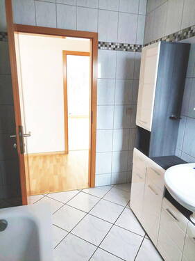 Bad mit Einbaumöbel - 