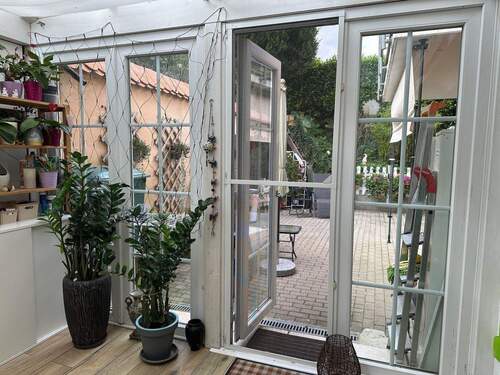 Wintergarten - 3 – Zimmer-Wohnung mit Wintergarten und gepflegtem Außenbereich in TOP-Wohnlage